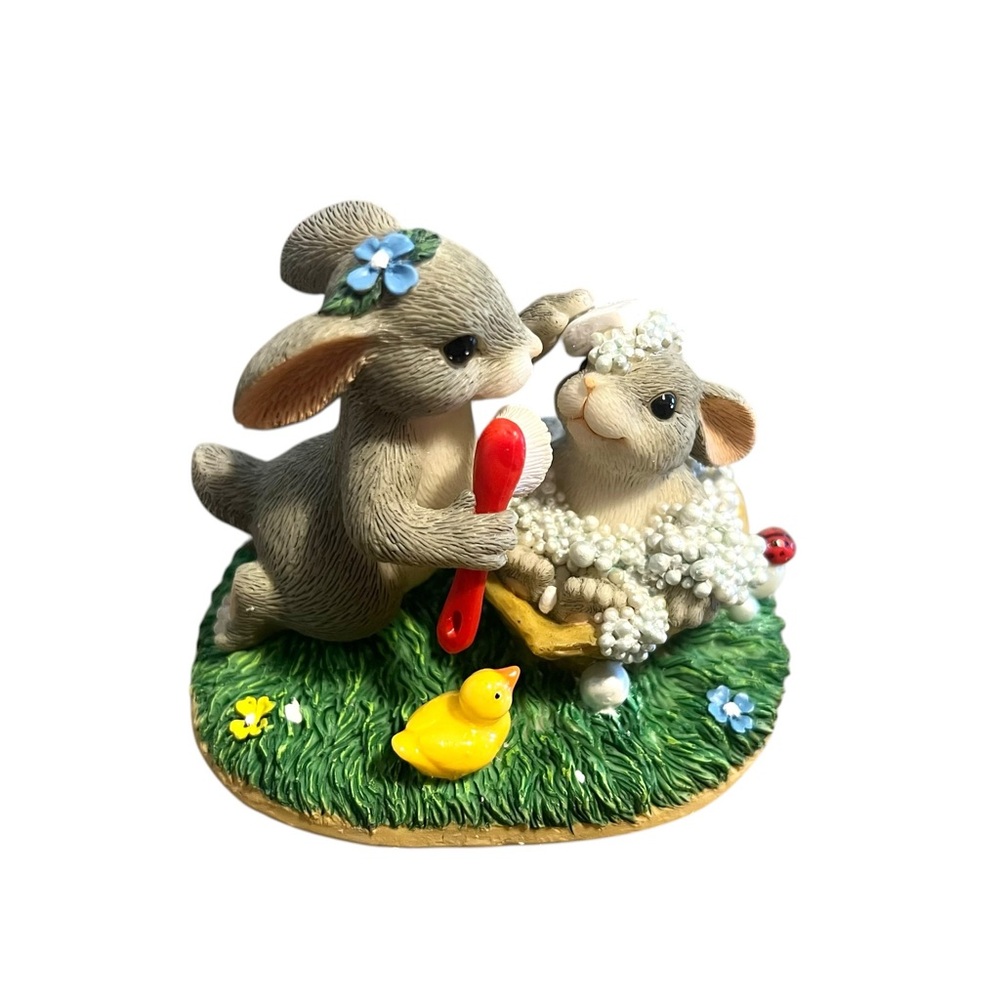 Charming Tails “Wash Away Those Worries” Figurine w Box